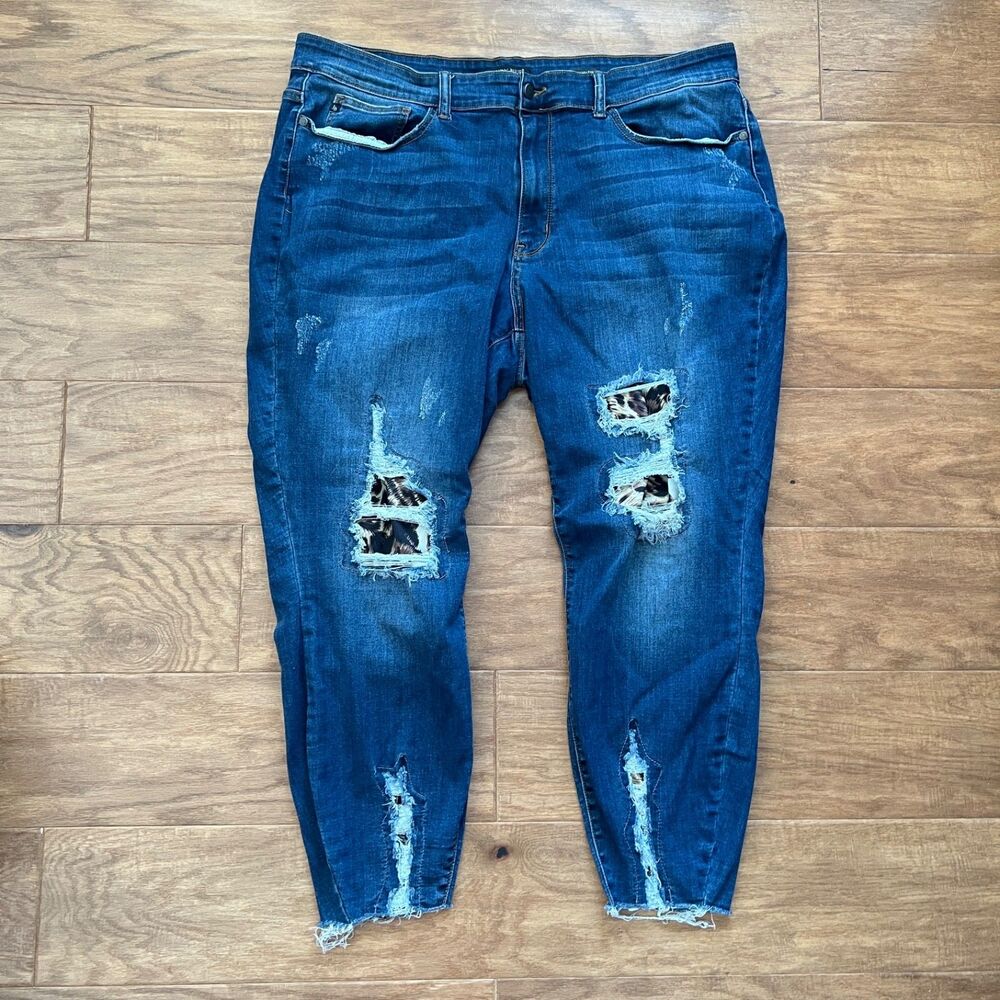 Judy Blue Jeans Size 22W Skinny Fit Leopard Patch Distressed Dark Wash